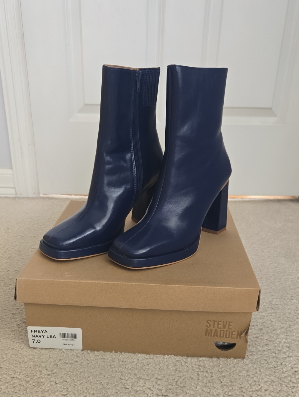 Steve Madden Freya Navy Leather Square-Toe Block Heel Ankle Boots